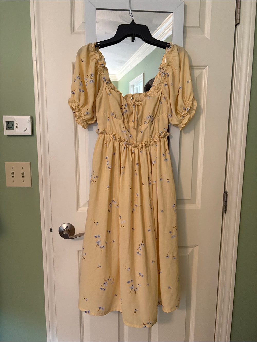 Lulu's Yellow Floral Puff-Sleeve Midi Dress